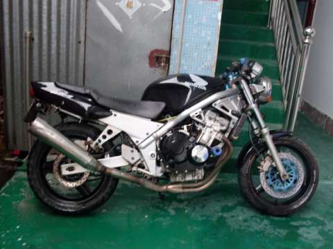 出售刺激精神 本田CB1 400CC 一口价格 6500