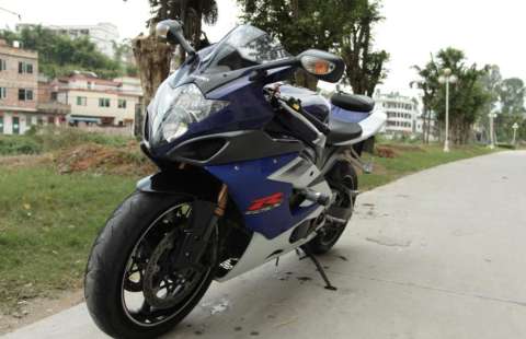 05GSX-R1000