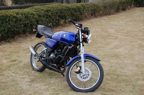 02雅马哈RZ50复古车