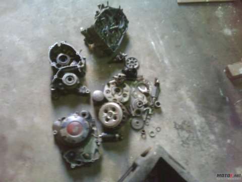 T仔波箱体缸头离合片总成RG仪表轻骑前叉