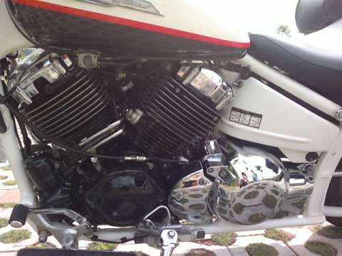 东莞代友转让两台摩托车06年本田F5一台。03年雅马哈太子一台