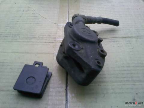 小包鱼刹车泵（比亚乔）