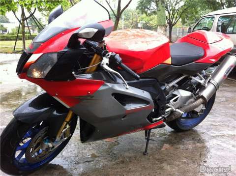 Aprilia RSV1000RFactory