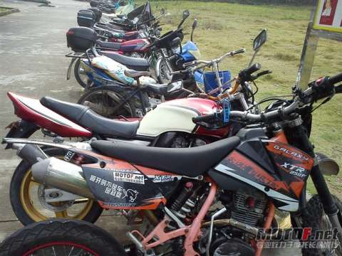 98CB400已卖、XTR250爬鸡7000打包价、