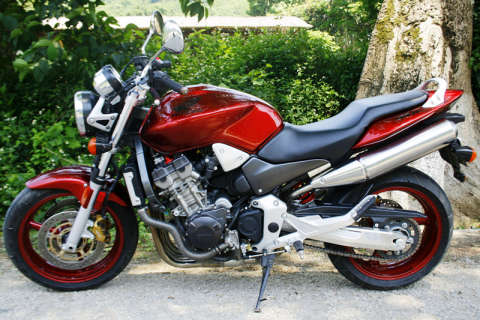 07年欧版黄蜂900（已卖）