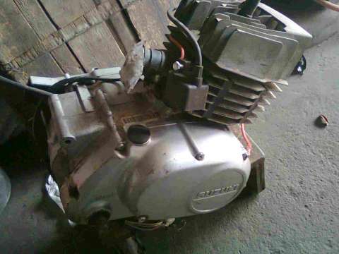 出售铃木AX100发动机