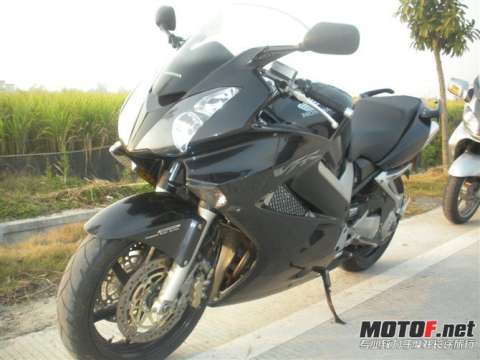 番禺39999元出06年高配拦截机VFR800