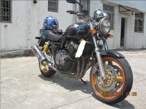 CB400