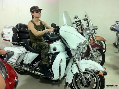 08CBR1000和05款哈雷大滑翔