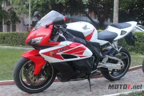 本田04CBR1000