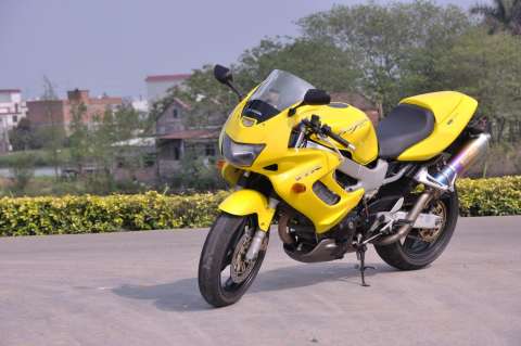 VTR1000F