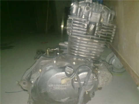 清远出售轻骑藏獒二代200CC发动机800元