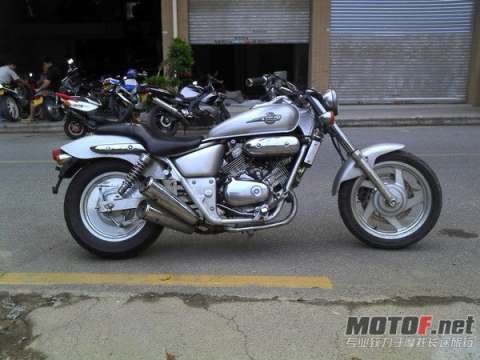 HONDA MAGNA VT250