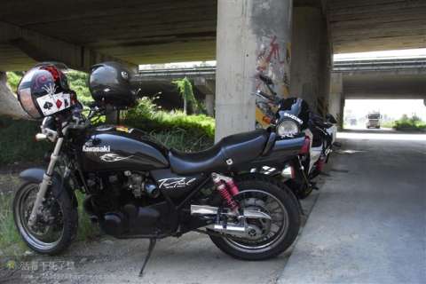 02年KAWASAKI-西风750SR