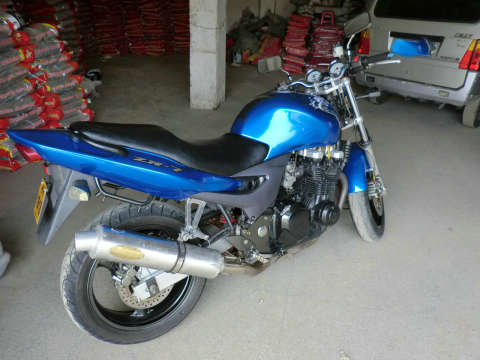 川崎ZR750