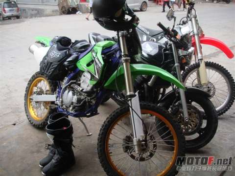 KLX250