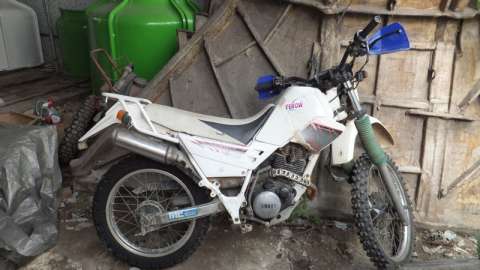 旧款雅马哈小鹿越野车