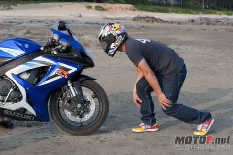 暂停出售     细事有人话我系车贩