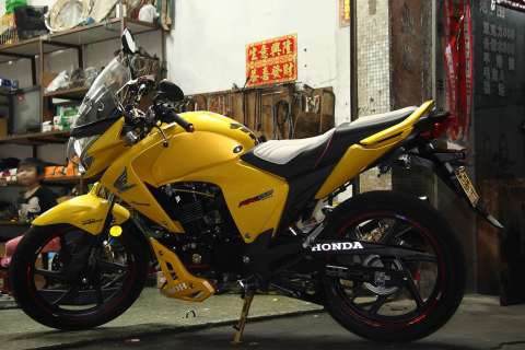 出售本田幻影150RR