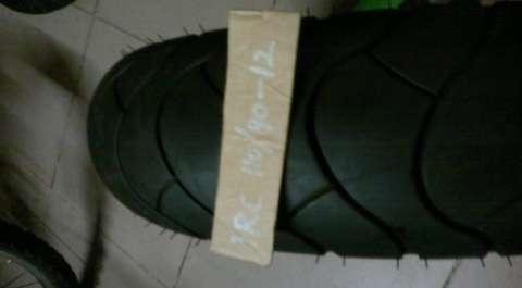 出售12寸.轮胎。