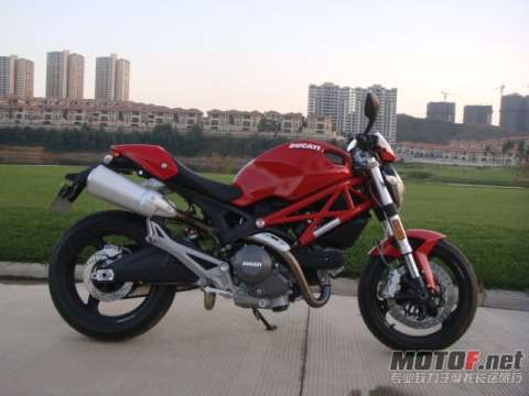 09杜卡迪696