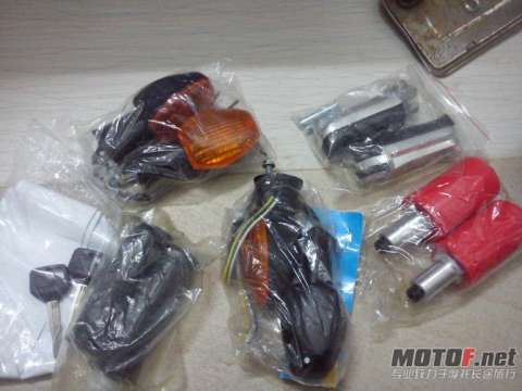 轮胎、、对讲机、、包包、、配件、、