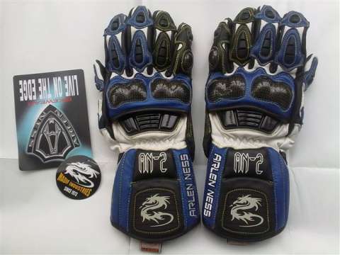 阿伦奈斯 竞技手套