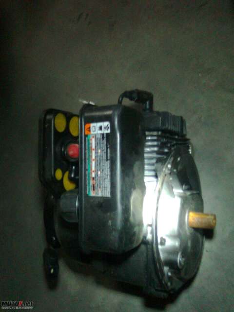 百力通割草机引擎