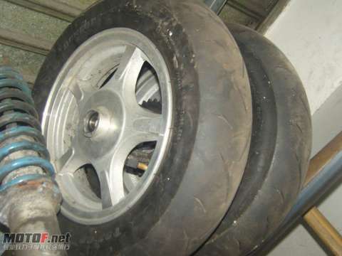 TT92轮胎 18寸轮胎 和吉川排气 度卡迪排气