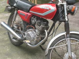 广东中山2000出红色本田二代白金CG125