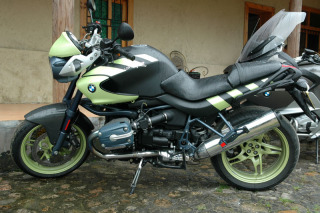 东莞代友58000出03款ＢＭＷ　R1150R Rockster（已卖）
