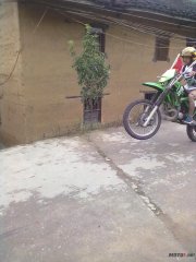 福建龙岩市红线机车社出台09F5，KDX220