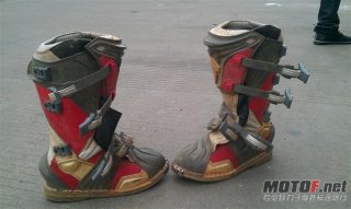 广西贵港城区750元出售雷神41-42码(8号)越野靴