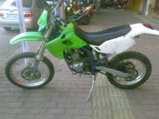 出售精神94KLX250  8800大元  还有对120/180胎