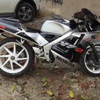 广东江门出售本田VFR400一台
