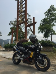 出售几乎全新意大利CABERG头盔