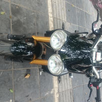 出凯旋675街车纯正R版，车况无敌，电钻声销魂