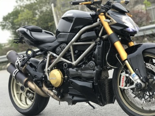 广东佛山地区出售杜卡迪1100S街霸