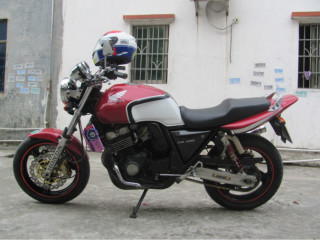 卖些东西;惠州市博罗县园洲出售本田CB400R版13800元，和AGV的K系列红心头盔1000元！