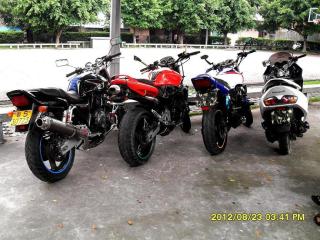 代友发帖出售02年本田佛沙250一台；两台400CC街车，有意就直接联系车主本人