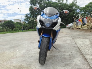 云浮新兴40000元出2009年美版铃木GSXR1000 全车原装   图片超详细