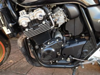 代好友出一台00年本田CB400VTEC1代