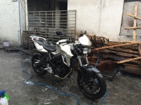 代友发帖出售14年高配宝马f800r