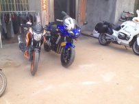 出一台雅马哈FZ1