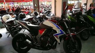 广东韶关出09年大黄蜂CB1000R车况精品