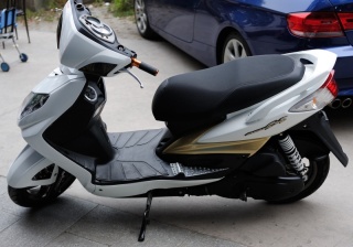 广西桂林出售白色2010款山叶YAMAHA五期电喷新劲战（有视频有图）