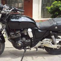 茂名出个02刺激400和1982年的川崎Z250FT