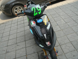 广东佛山禅城再出多台150cc初级组专业比赛踏板车，大出血超值出售！