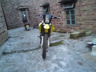 肇庆广宁出台铃木爬鸡DRZ400,价22800元.