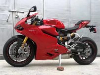 2012年杜卡迪1199S。高配带ABS防抱死刹车系统。电子升降减震。挂档辅助。奥琳斯钛...